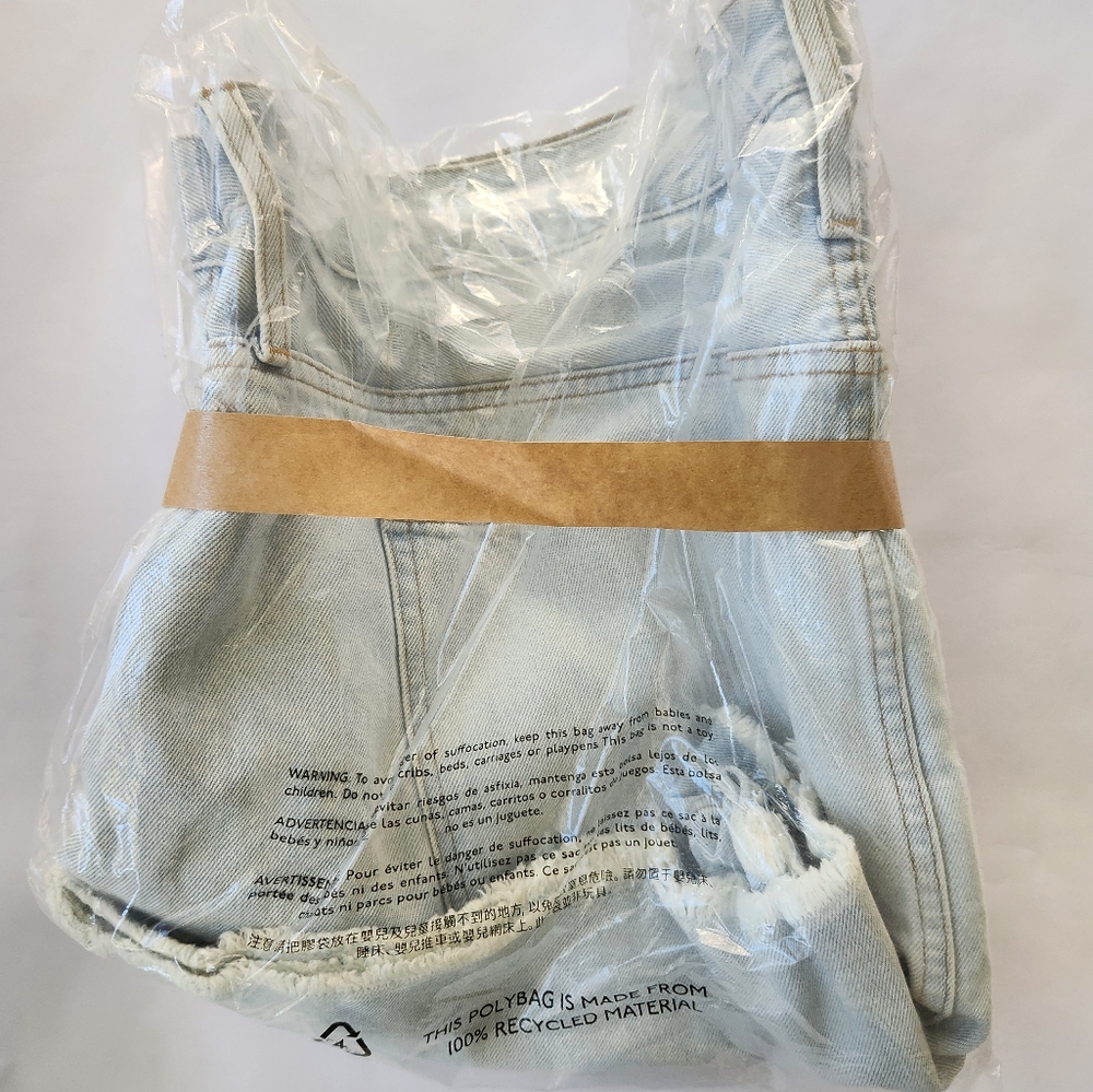 Denim shorts Women / Relaxed denim short in Waterside wash By JCrew
